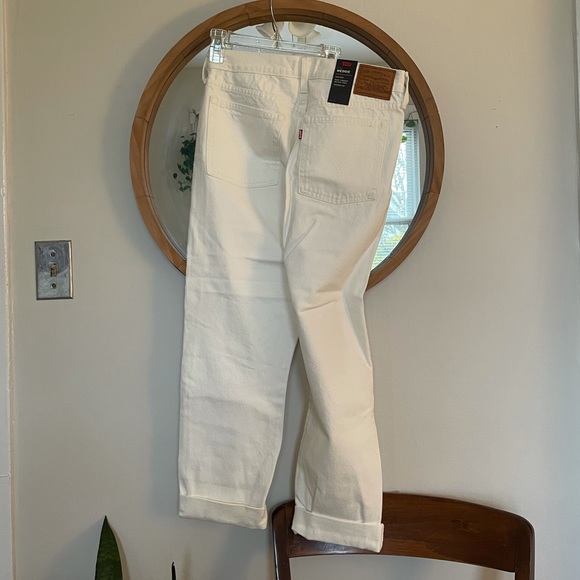 Brand new Levi’s Distressed Wedgie Jeans - White - Picture 2 of 5